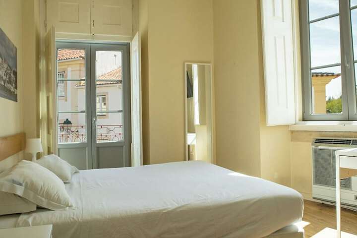 Room 33 of 64