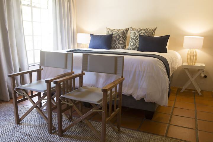 Room 4 of 112