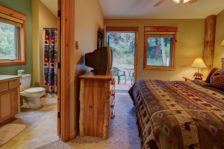 Room 4 of 15
