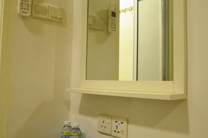 Room 3 of 27