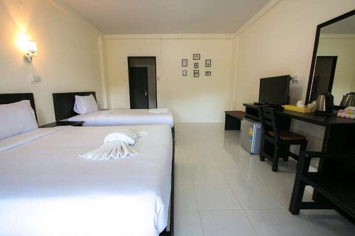 Room 4 of 18