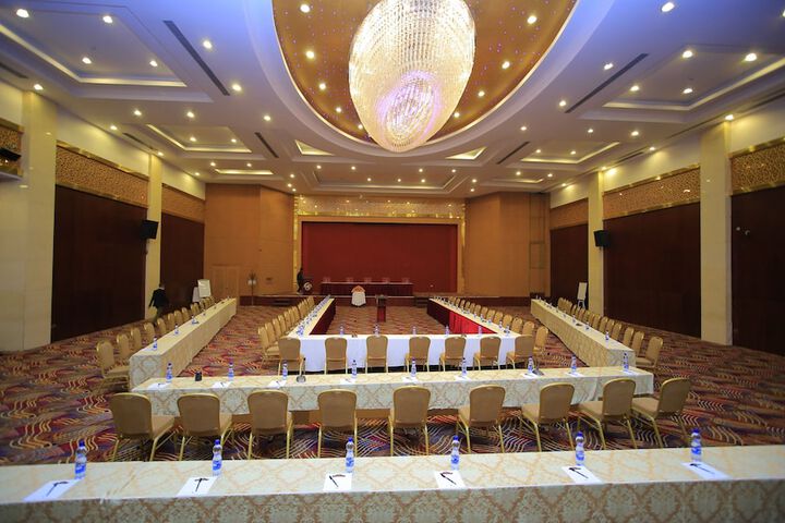 Ballroom/Hall 105 of 116