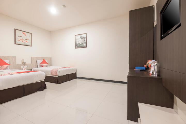 Room 4 of 27