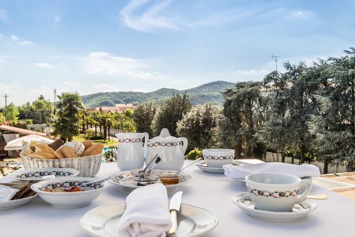Breakfast/Coffee Service 52 of 71