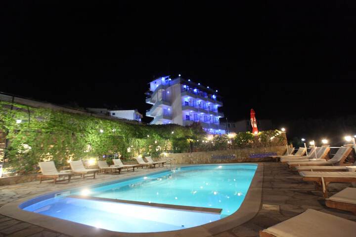 Pool 63 of 109