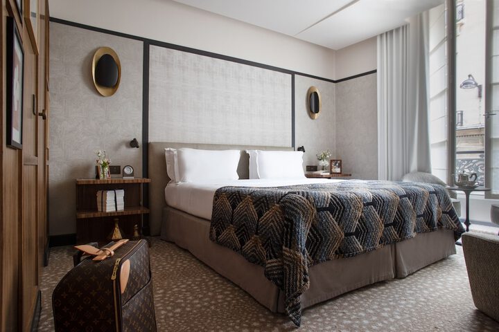 Room 3 of 60