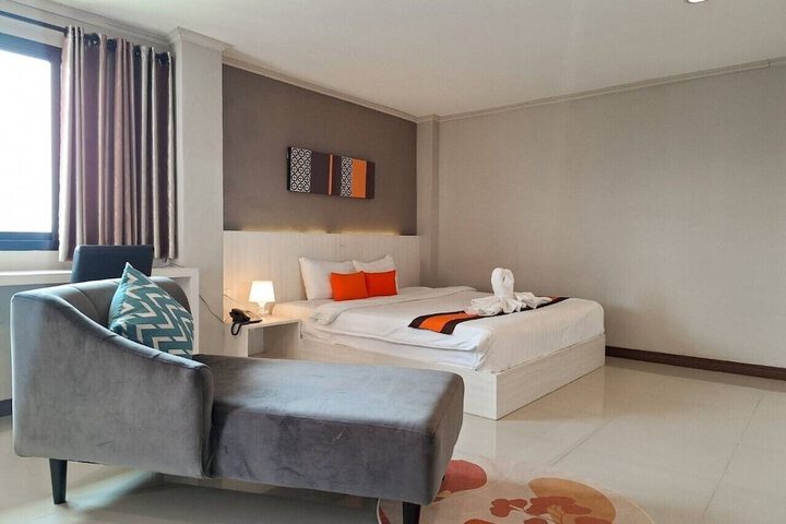 Room 100 of 174