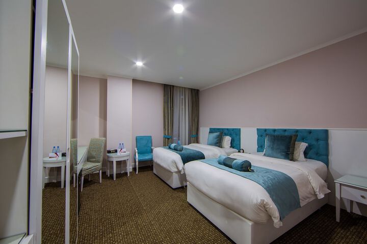 Room 7 of 114