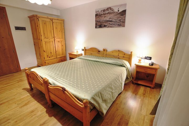 Room 12 of 48