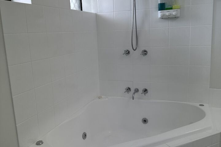 Hot Tub 137 of 170