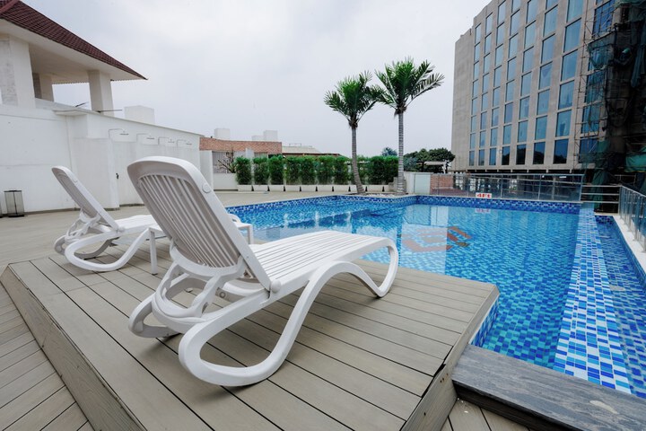 Pool 55 of 153
