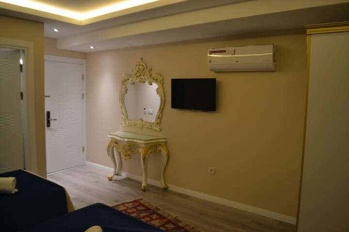Room 21 of 74