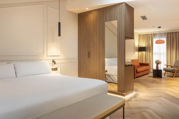 Room 21 of 61
