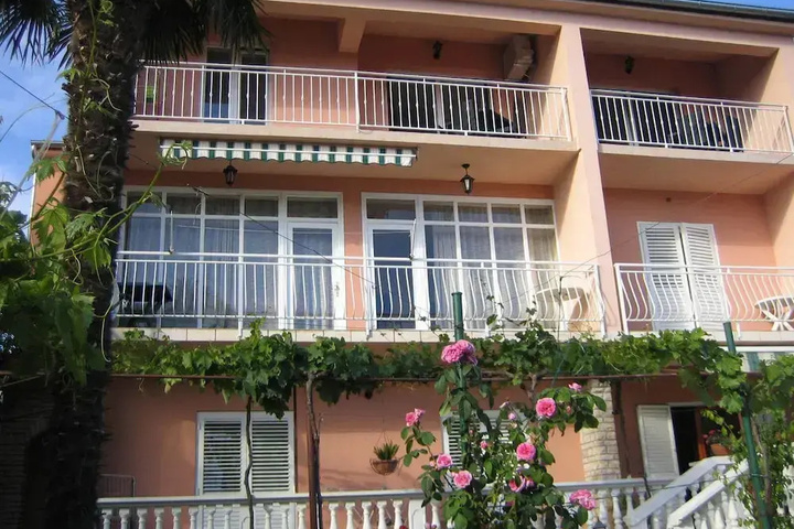 Renato 150 m From Beach A1