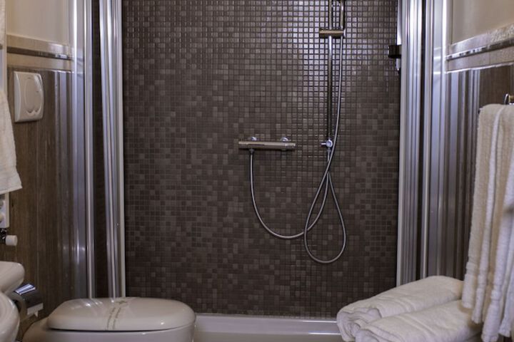 Room 26 of 34