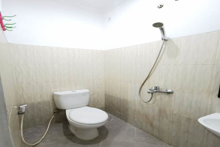 Room 6 of 6