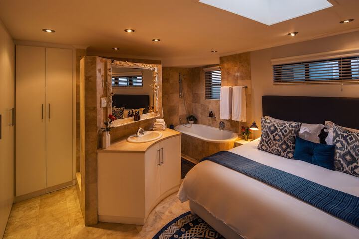 Room 5 of 28