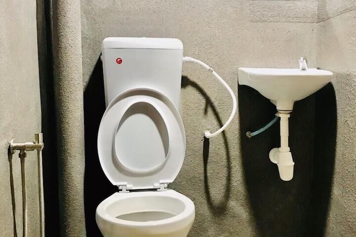 Room 9 of 13