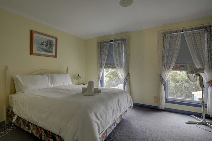 Room 6 of 20
