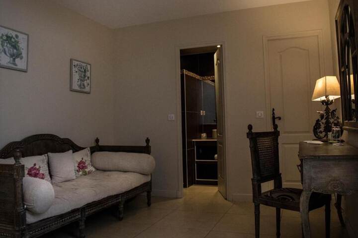 Room 15 of 34