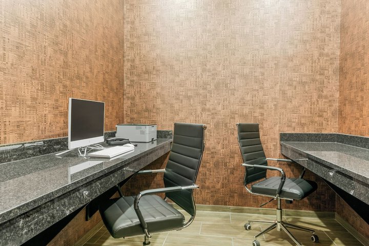 Business Center 94 of 99