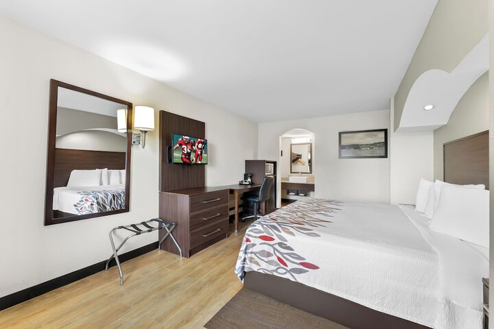 Room 8 of 37