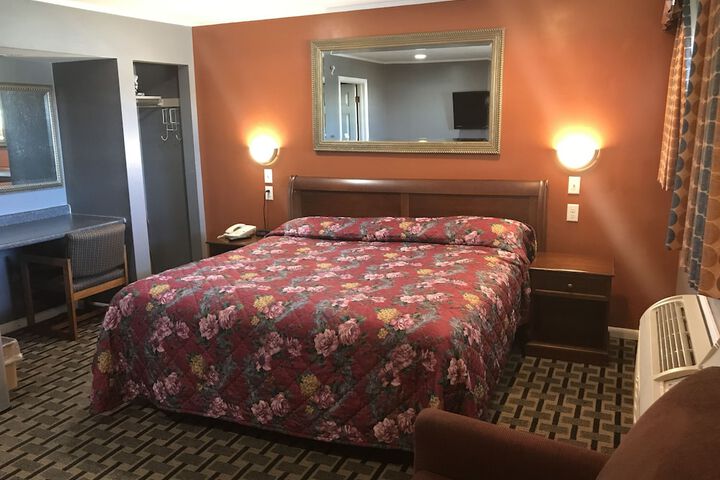 Room 8 of 26