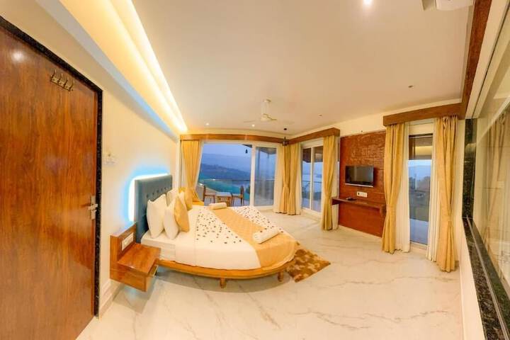 Room 5 of 54