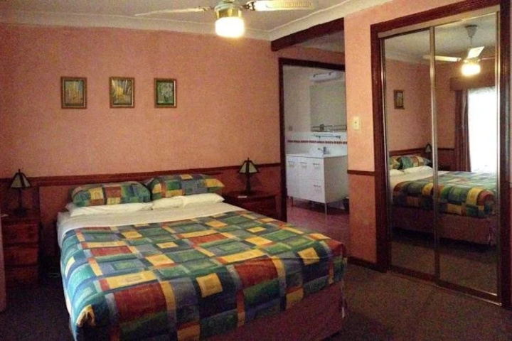 Room 3 of 21