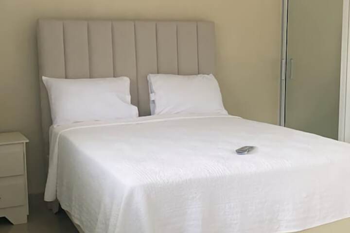 Room 9 of 28