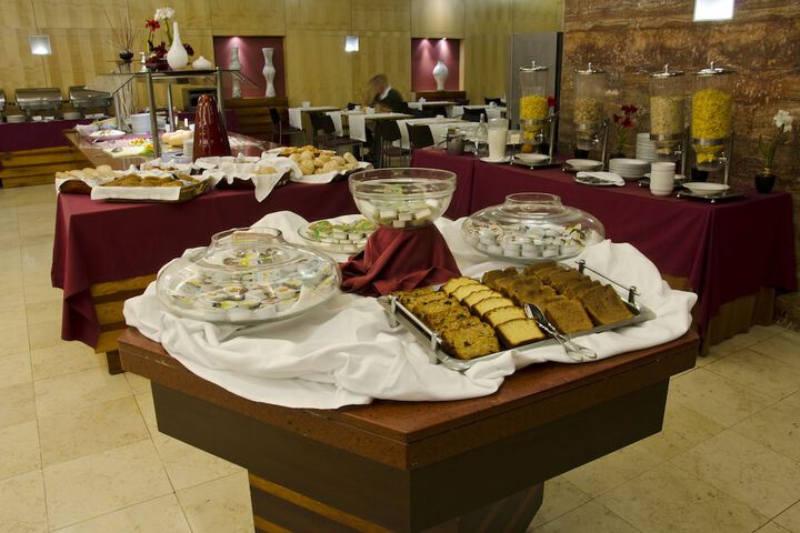 Breakfast/Coffee Service 35 of 63