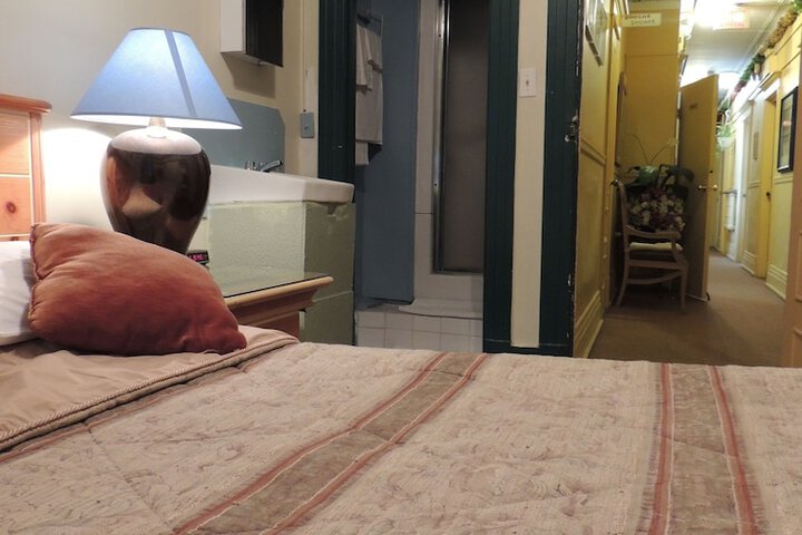 2 Double Beds Shared Bathroom (11 of 15)