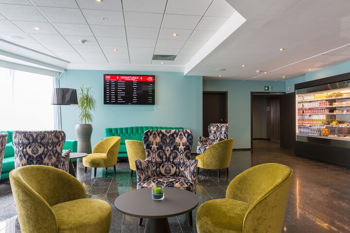 Entrance & Lobby