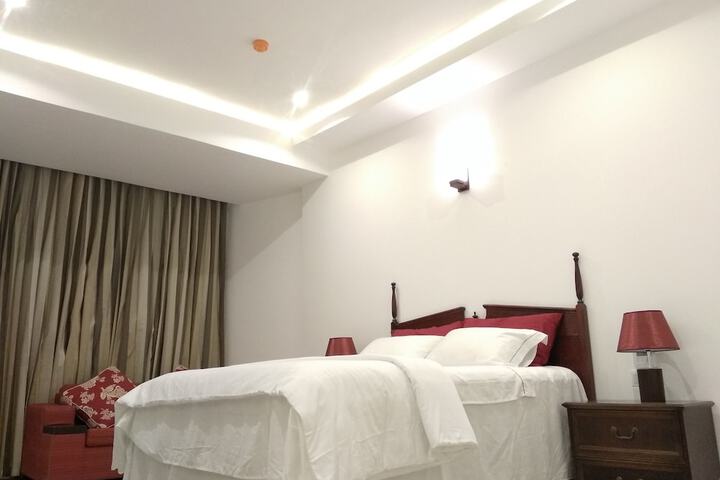 Room 8 of 170