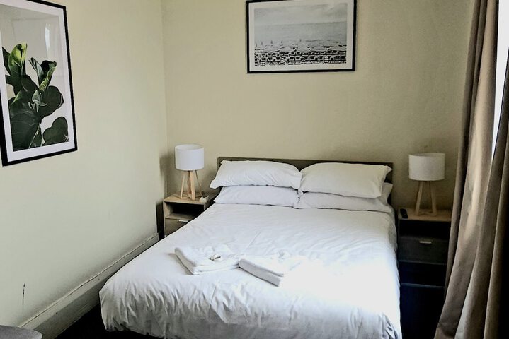 Room 7 of 28