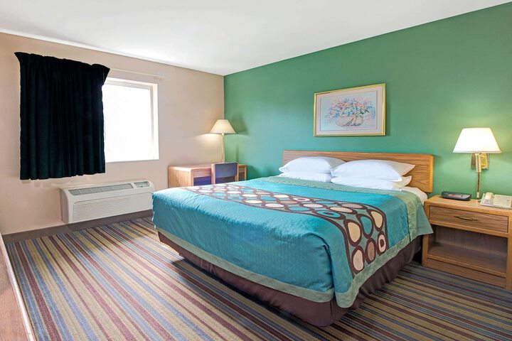 2 Queen Beds (3 of 13)