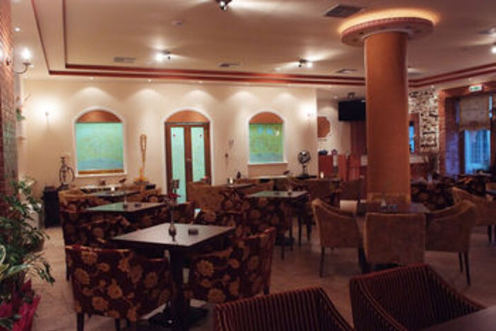 Lounge 23 of 35