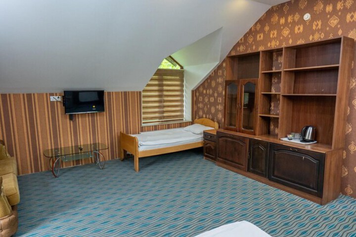 Room 14 of 22