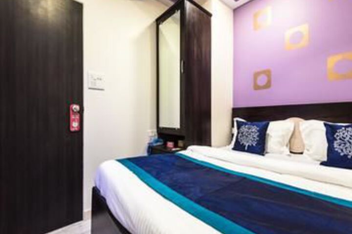 Room 8 of 22