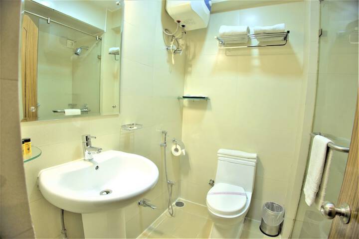 Room 16 of 19