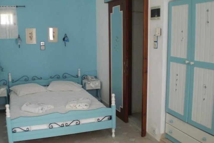 Room 33 of 96