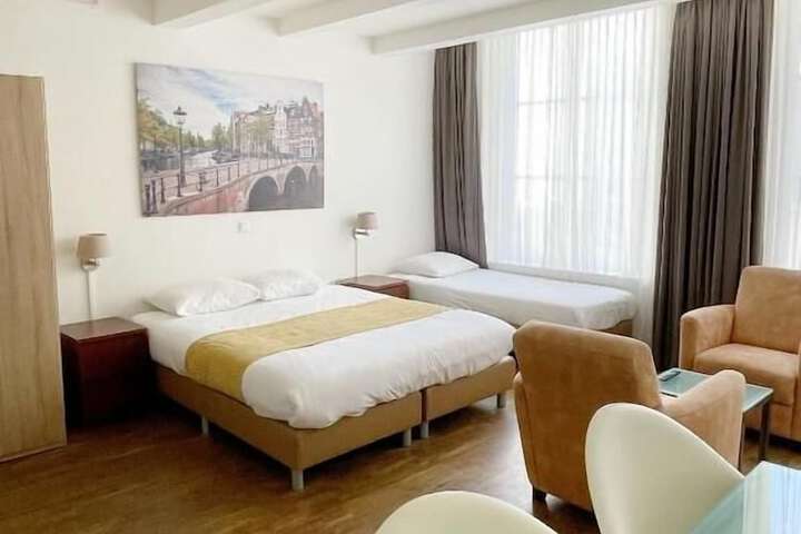 Room 2 of 34