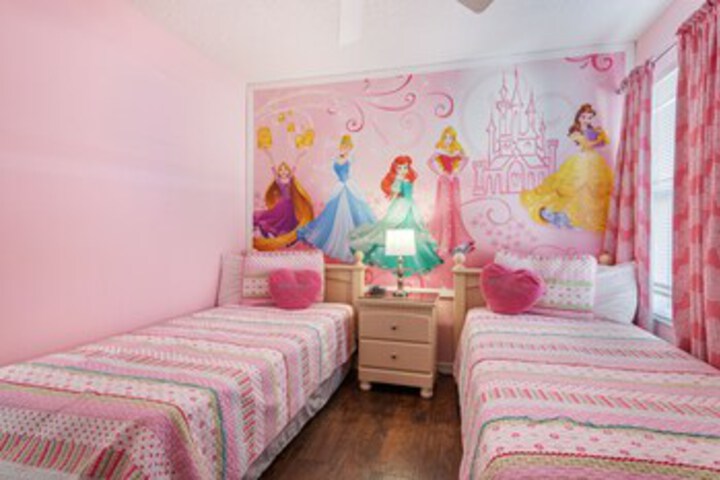 Room 145 of 272