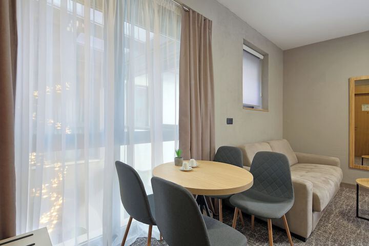 Room 20 of 80
