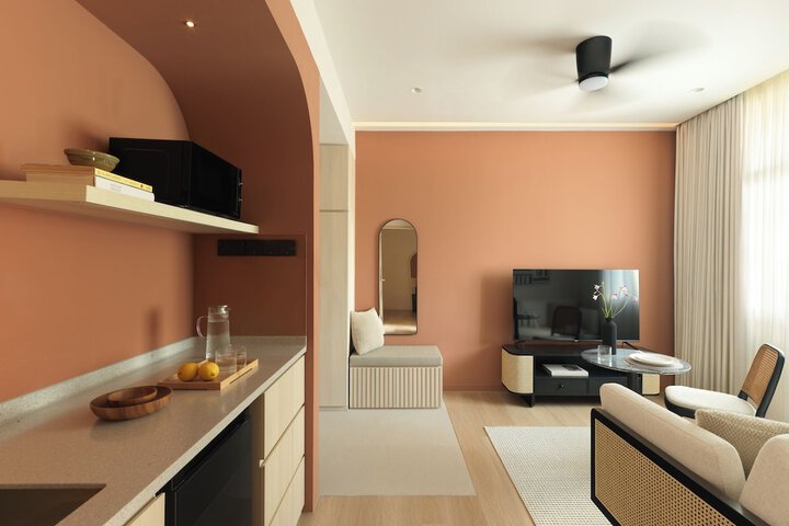 Room 8 of 40