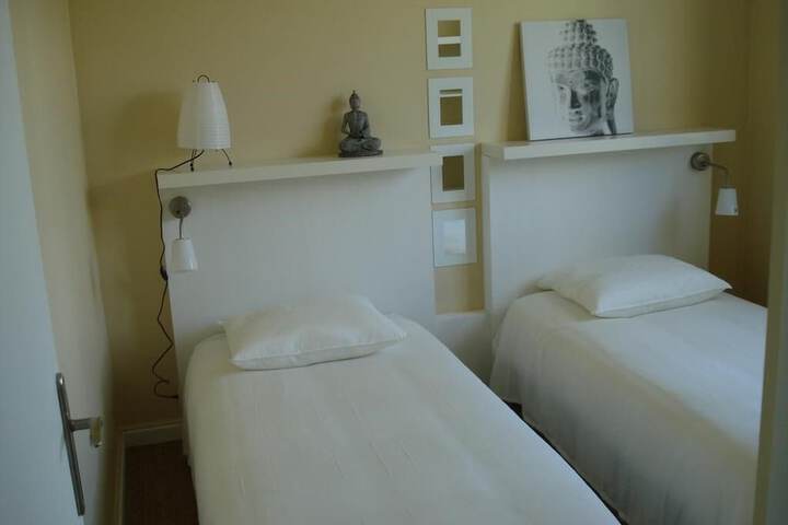Room 2 of 41