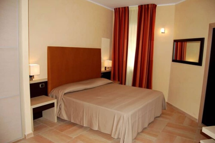 Room 10 of 64