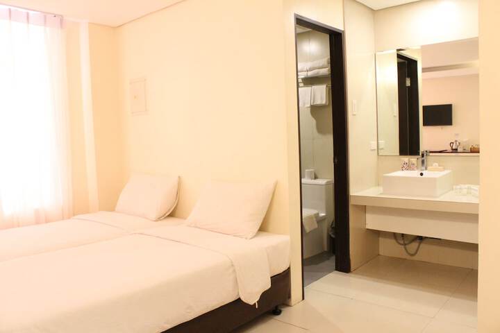 Room 16 of 159