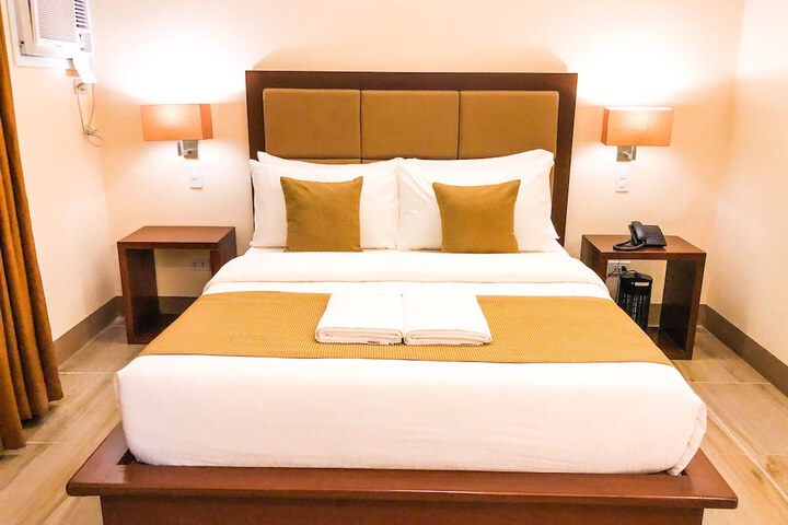 Room 26 of 77