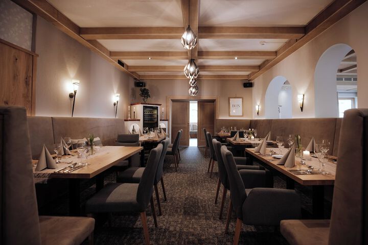 Dining 63 of 73